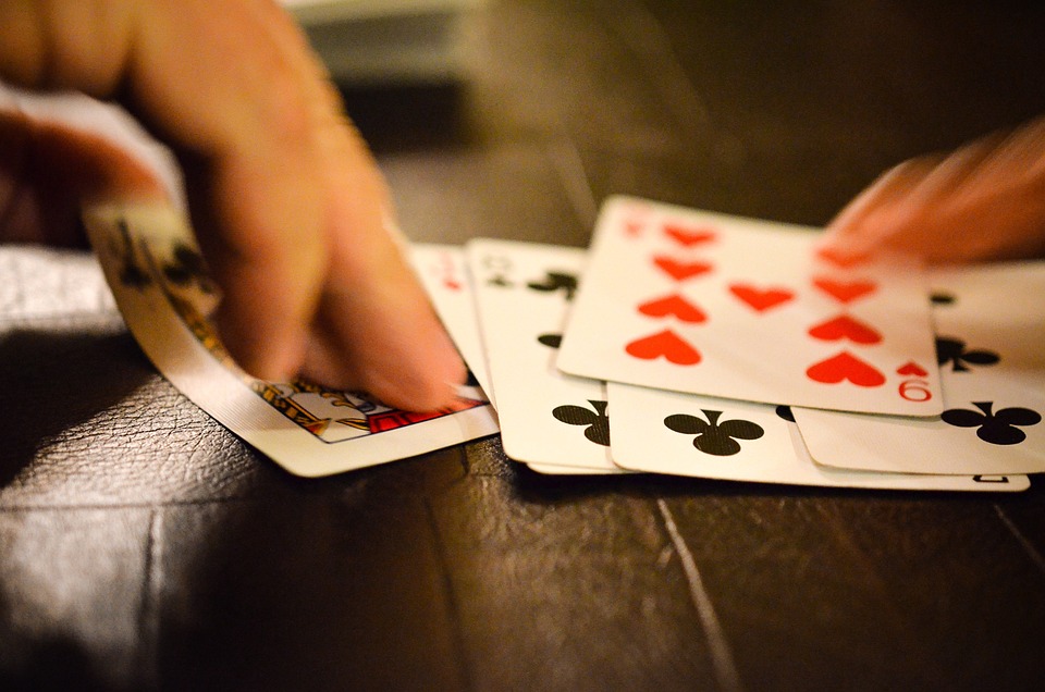 Learn How to Play Poker with These 15 Simple Tips