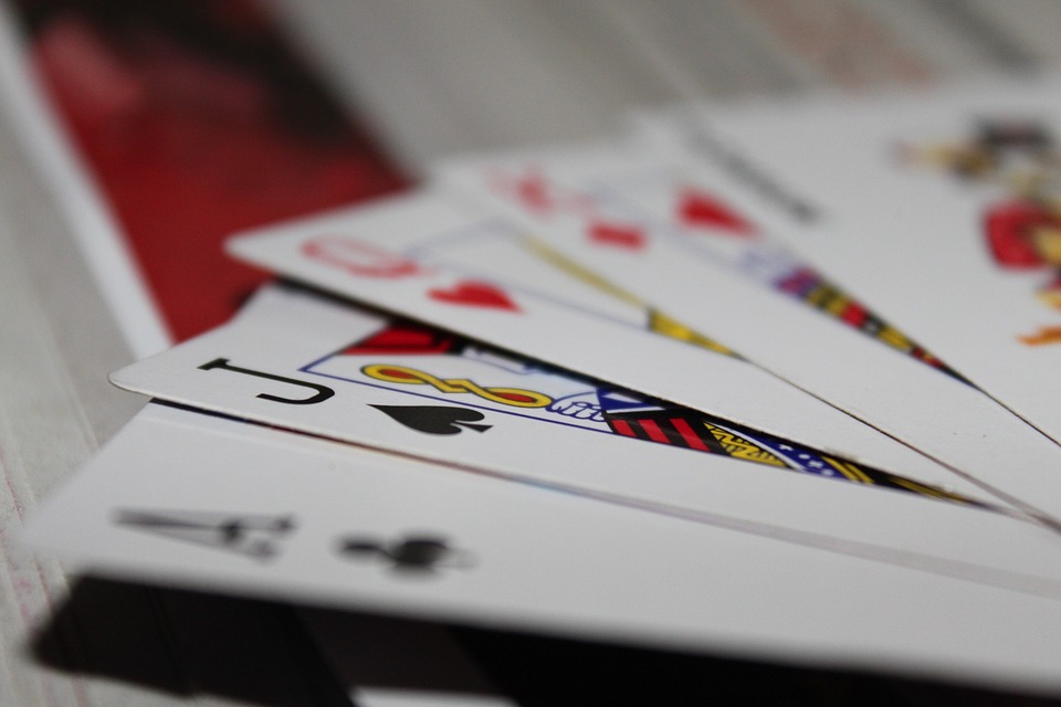Blackjack Skills Online Poker Players Can Use at the Table