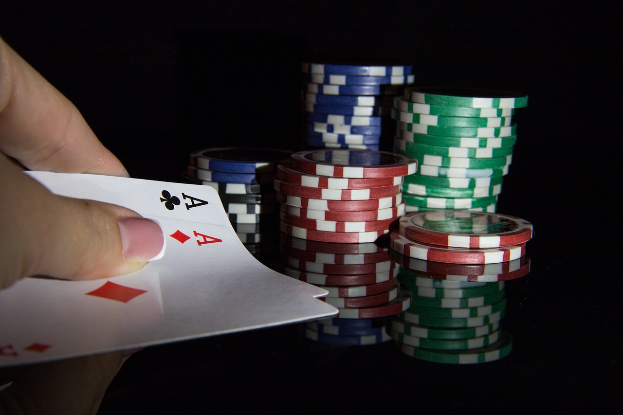 Big Reasons Why Online Poker Is Fast Becoming More Popular Than Live