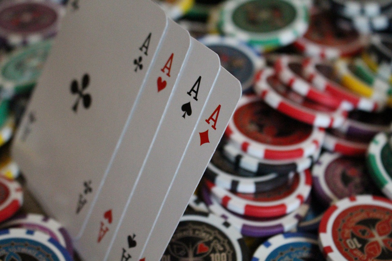 Why Online Poker Is The Best Way To Play