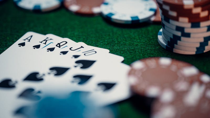 Adapting to Table Dynamics: Shifting Strategies to Dominate in Texas Holdem